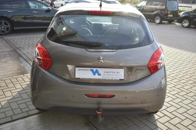 Peugeot 208 (2012) thumbnail 3