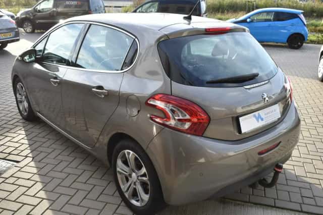Peugeot 208 (2012) thumbnail 4