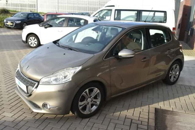 Peugeot 208 (2012) thumbnail 5