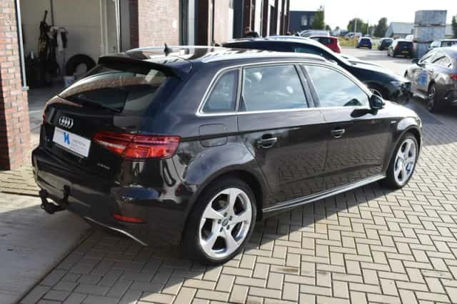 Audi A3 (2017) thumbnail 2