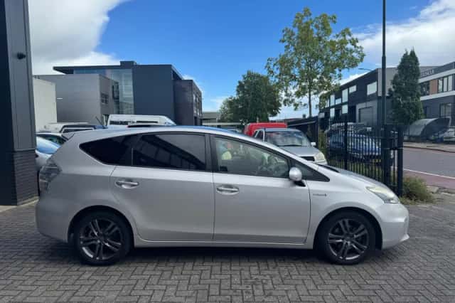 Toyota Prius (2014) thumbnail 6