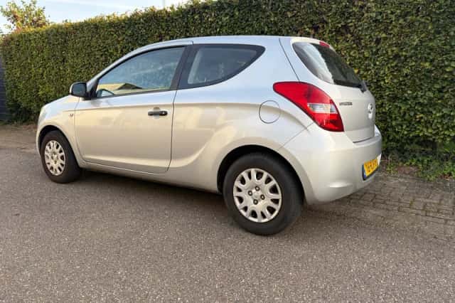 Hyundai i20 (2011) thumbnail 3