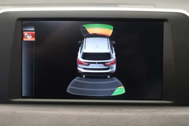 BMW X1 (2016) thumbnail 6