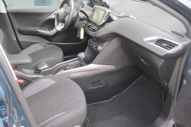 Peugeot 2008 (2018) thumbnail 4