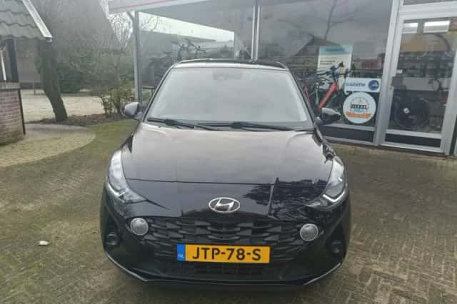 Hyundai i10 (2021) thumbnail 2