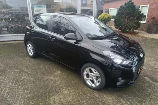 Hyundai i10 (2021) thumbnail 3