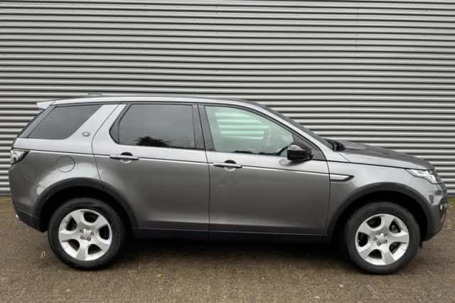 Land Rover Discovery Sport (2018) thumbnail 1