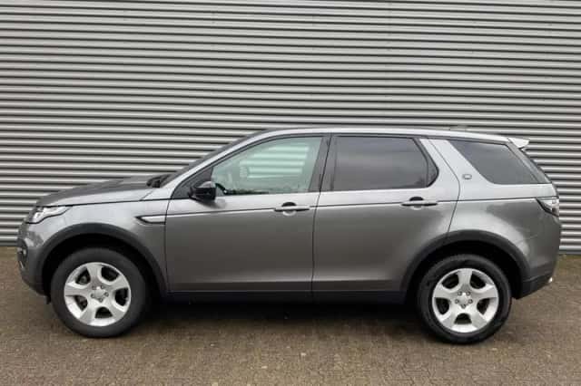 Land Rover Discovery Sport (2018) thumbnail 2