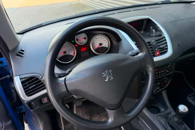 Peugeot 206+ (2012) thumbnail 4