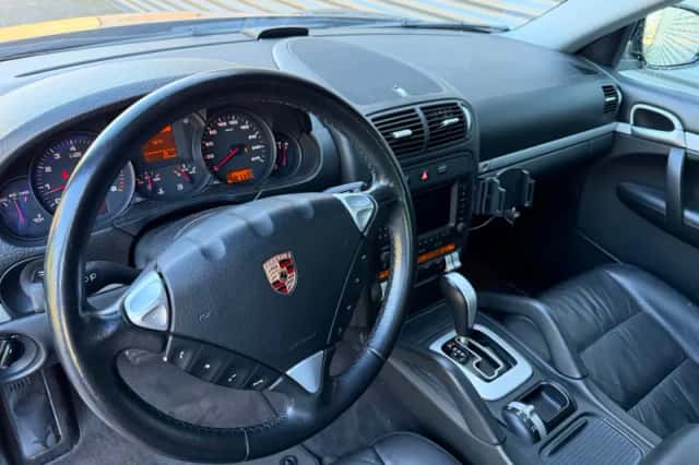 Porsche Cayenne (2005) thumbnail 4