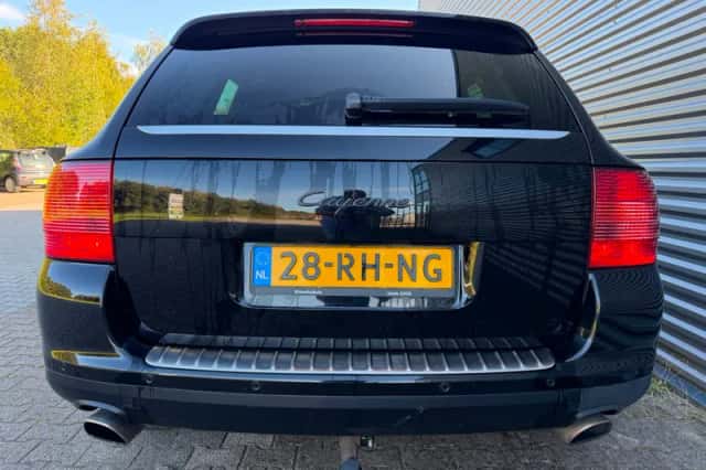 Porsche Cayenne (2005) thumbnail 6
