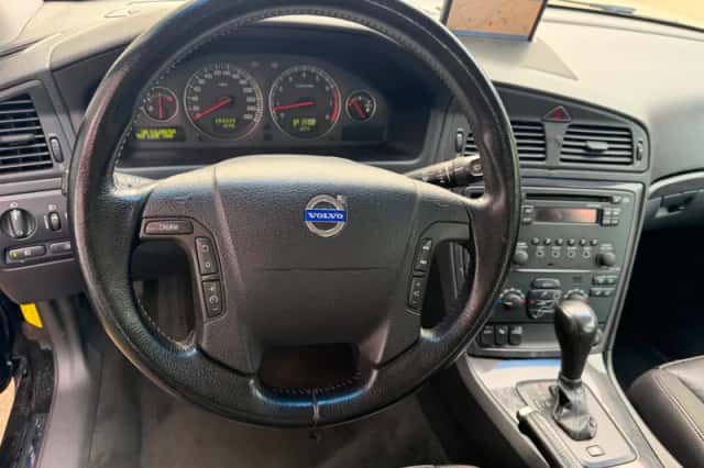 Volvo V70 (2005) thumbnail 4