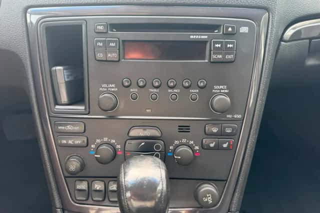 Volvo V70 (2005) thumbnail 5
