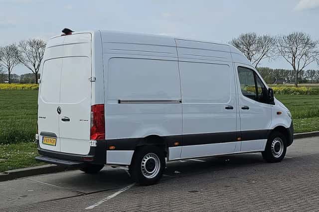 Mercedes-Benz Sprinter (2024) thumbnail 3