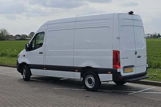 Mercedes-Benz Sprinter (2024) thumbnail 5