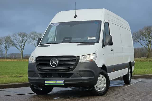 Mercedes-Benz eSprinter (2025) thumbnail 1