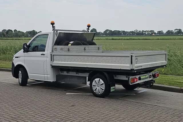 Volkswagen Transporter (2021) thumbnail 5