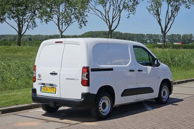 Toyota Proace (2020) thumbnail 3