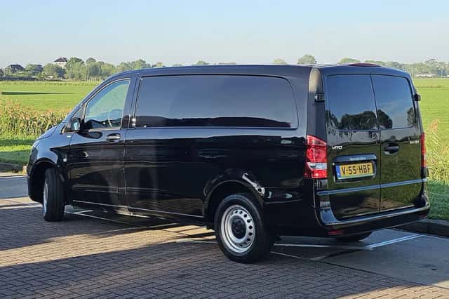 Mercedes-Benz Vito (2024) thumbnail 5