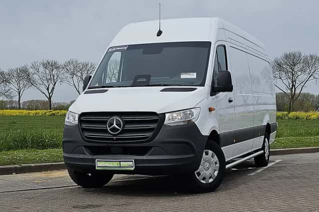 Mercedes-Benz eSprinter (2025) thumbnail 1