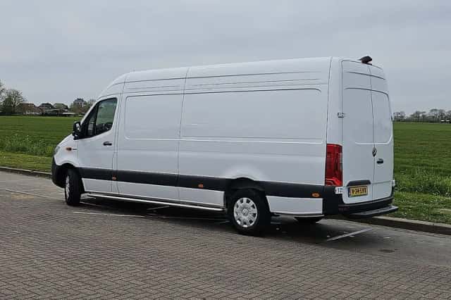 Mercedes-Benz eSprinter (2025) thumbnail 5