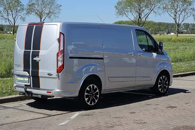 Ford Transit (2023) thumbnail 3