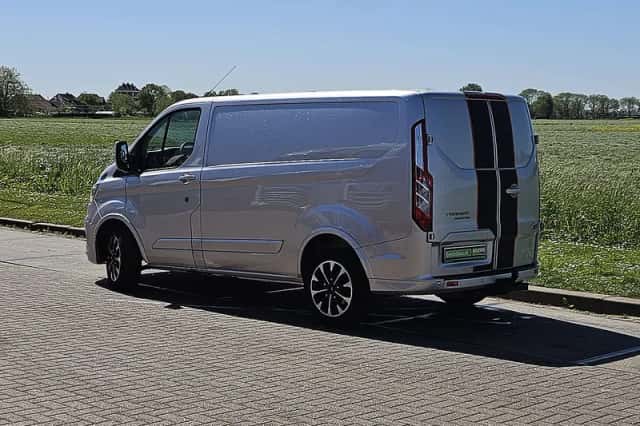 Ford Transit (2023) thumbnail 5