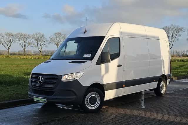 Mercedes-Benz Sprinter (2018) thumbnail 2