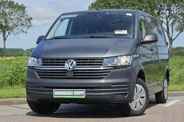 Volkswagen Transporter (2022) thumbnail 1