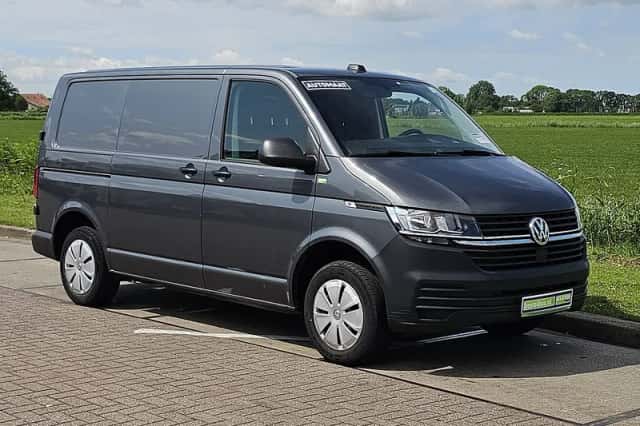 Volkswagen Transporter (2022) thumbnail 4