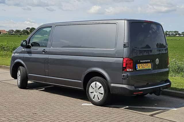 Volkswagen Transporter (2022) thumbnail 5