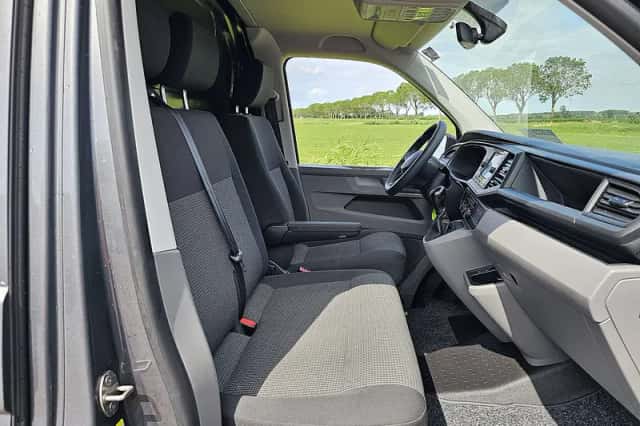Volkswagen Transporter (2022) thumbnail 6