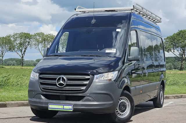 Mercedes-Benz Sprinter (2020) thumbnail 1