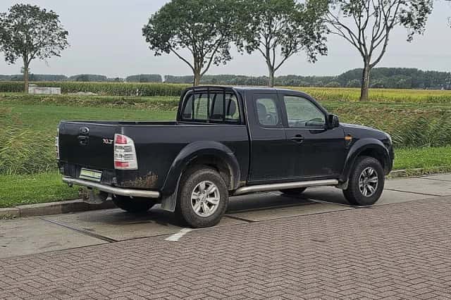 Ford Ranger (2011) thumbnail 3