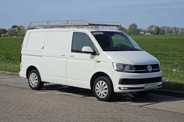Volkswagen Transporter (2017) thumbnail 4