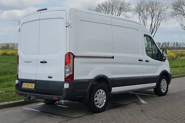 Ford Transit (2016) thumbnail 3