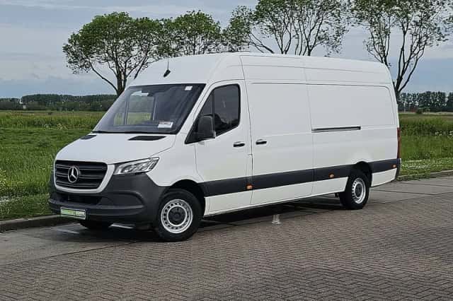 Mercedes-Benz Sprinter (2021) thumbnail 2
