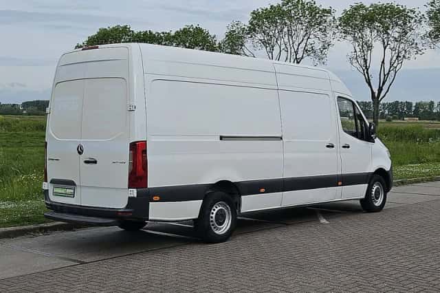 Mercedes-Benz Sprinter (2021) thumbnail 3