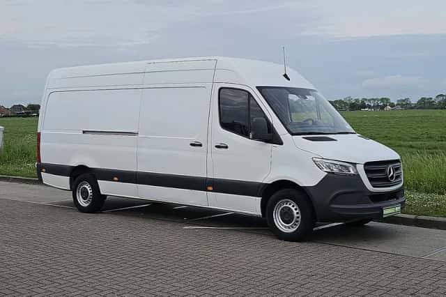 Mercedes-Benz Sprinter (2021) thumbnail 4