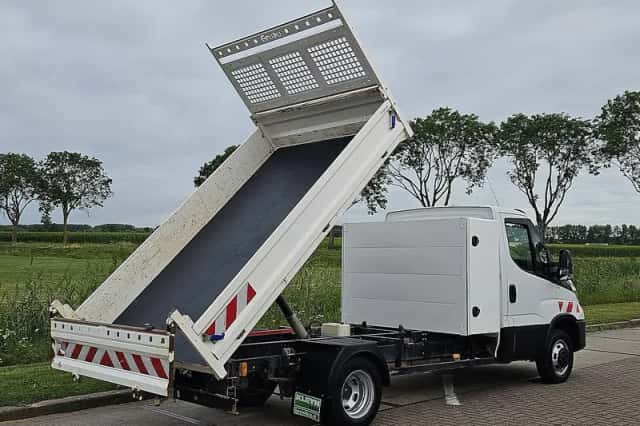 Iveco Daily (2021) thumbnail 3