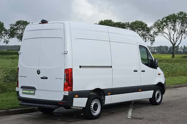 Mercedes-Benz Sprinter (2024) thumbnail 3