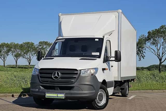 Mercedes-Benz Sprinter (2021) thumbnail 1