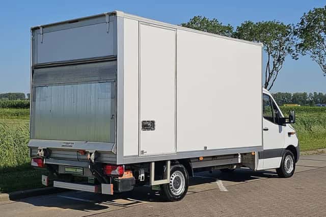 Mercedes-Benz Sprinter (2021) thumbnail 3