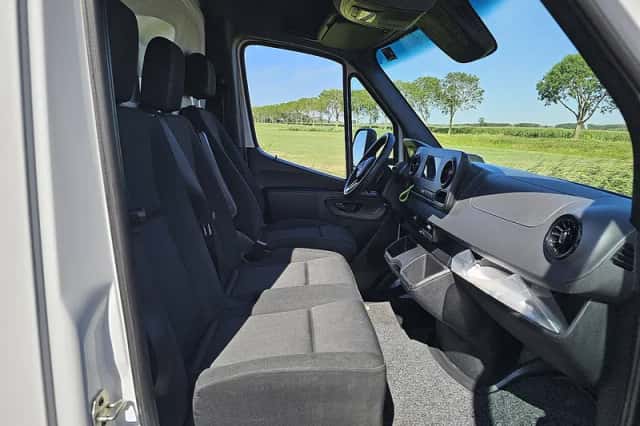 Mercedes-Benz Sprinter (2023) thumbnail 6