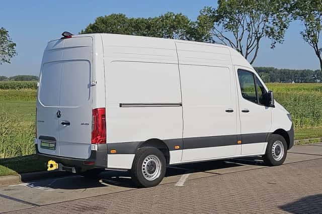 Mercedes-Benz Sprinter (2024) thumbnail 3