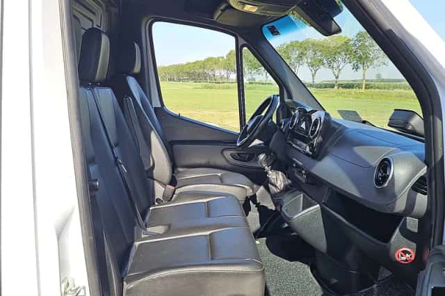 Mercedes-Benz Sprinter (2024) thumbnail 6