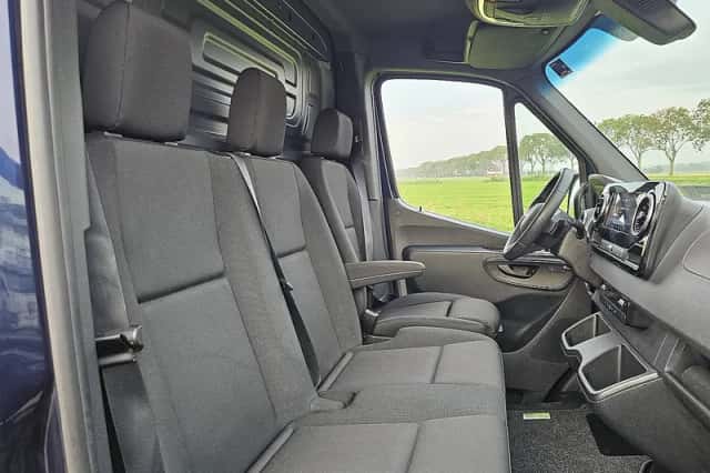 Mercedes-Benz Sprinter (2024) thumbnail 6