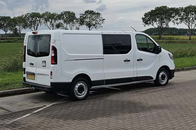 Renault Trafic (2023) thumbnail 3