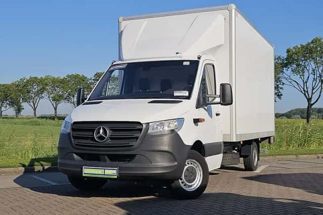 Mercedes-Benz Sprinter (2022) thumbnail 1