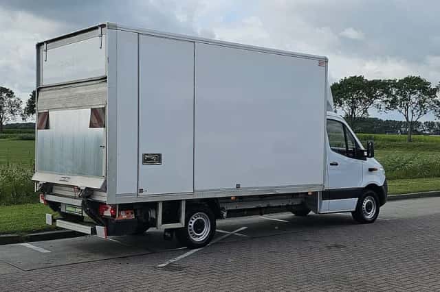 Mercedes-Benz Sprinter (2021) thumbnail 3